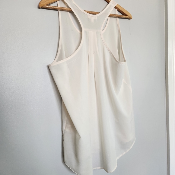 Flowy Cream Tank - Picture 3 of 9